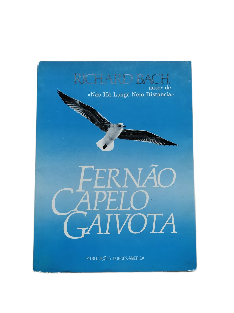 fernao capelo gaivota richard bach capa Capa do livro Fernão Capelo Gaivota de Richard Bach.