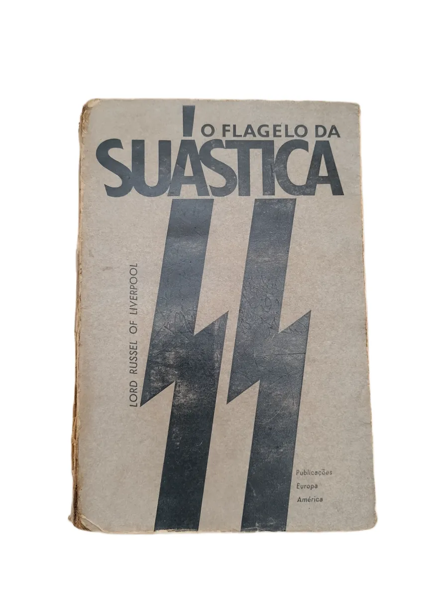 o flagelo da suastica lord russell of liverpool capa Capa do livro O Flagelo da Suástica de Lord Russell of Liverpool.