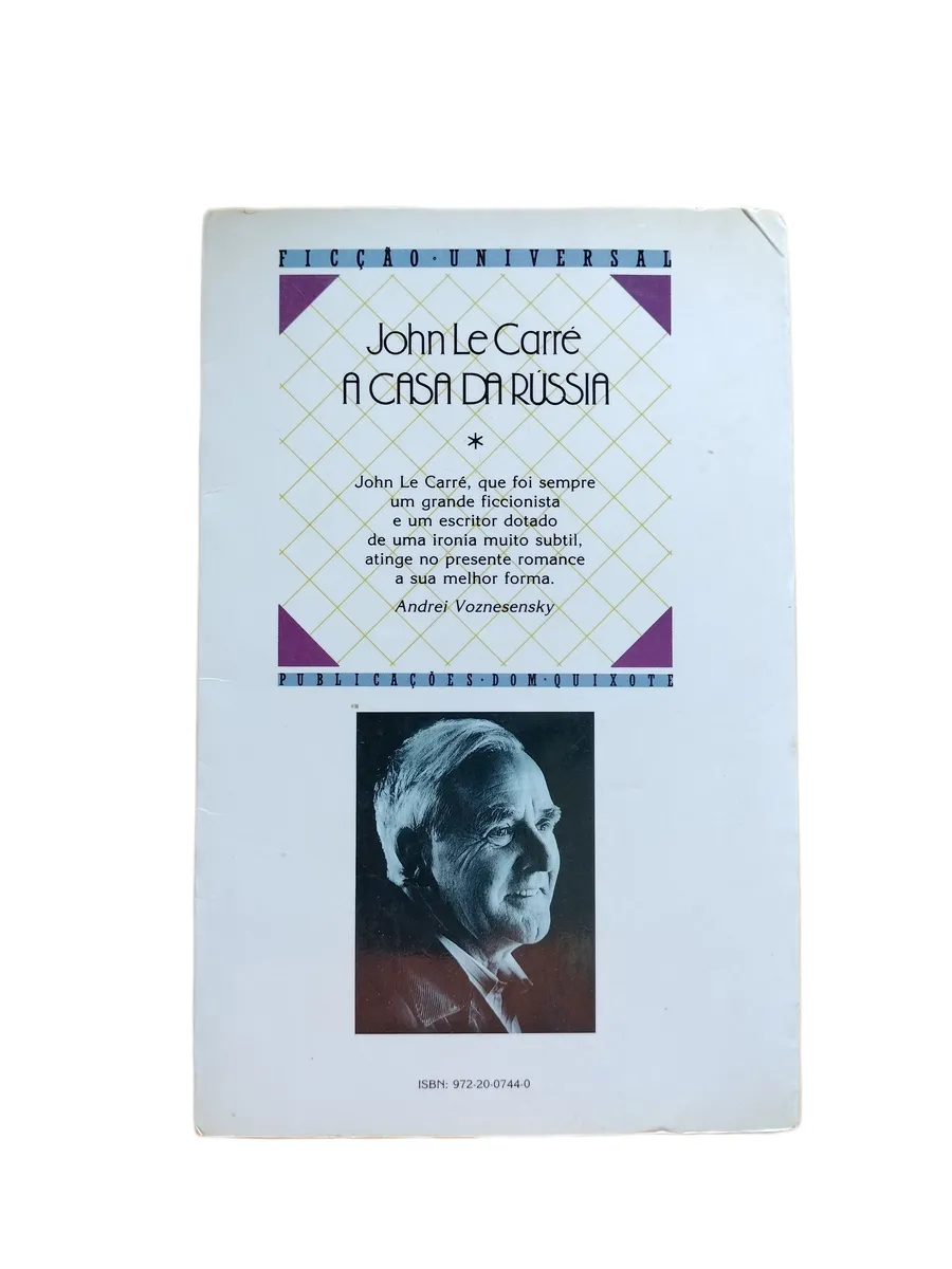 a casa da russia john le carre contracapa Contracapa do livro A Casa da Rússia de John le Carré.